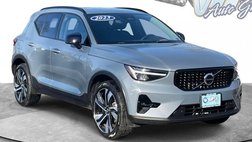 2023 Volvo XC40 B5 Plus Dark Theme