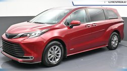 2021 Toyota Sienna XLE