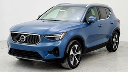 2025 Volvo XC40 B5 Plus Bright Theme