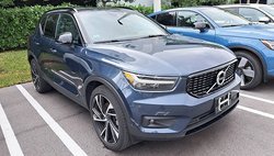 2022 Volvo XC40 T4 R-Design
