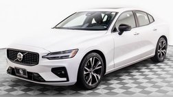 2024 Volvo S60 B5 Plus Dark Theme