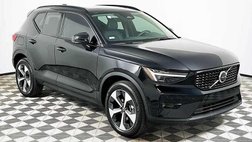 2025 Volvo XC40 B5 Plus Dark Theme