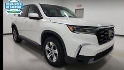 2023 Honda Pilot EX-L w/Rear Captain's Chairs