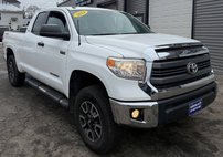 2014 Toyota Tundra SR5