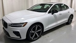 2024 Volvo S60 B5 Plus Dark Theme