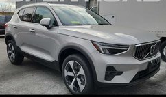 2023 Volvo XC40 B5 Plus Bright Theme