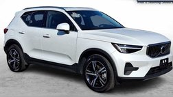 2025 Volvo XC40 B5 Core Bright Theme