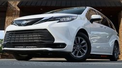2023 Toyota Sienna LE 8-Passenger