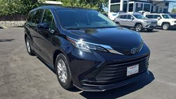 2022 Toyota Sienna LE 8-Passenger