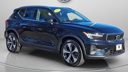 2025 Volvo XC40 B5 Plus Bright Theme