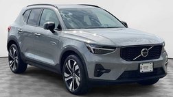 2025 Volvo XC40 B5 Plus Dark Theme