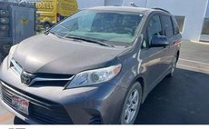 2018 Toyota Sienna LE 7-Passenger FWD with Auto-A