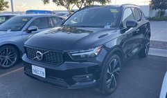 2022 Volvo XC40 T5 R-Design