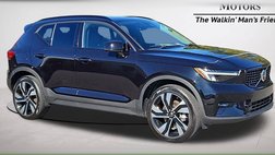 2024 Volvo XC40 B5 Plus Dark Theme