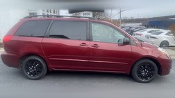 2010 Toyota Sienna LE 8-Passenger