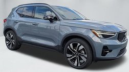 2023 Volvo XC40 B5 Plus Dark Theme