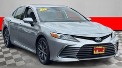 2022 Toyota Camry Hybrid XLE