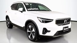 2025 Volvo XC40 B5 Plus Bright Theme