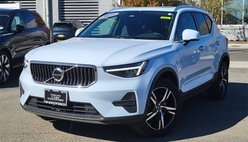 2025 Volvo XC40 B5 Core Bright Theme