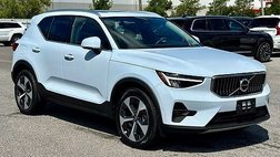 2025 Volvo XC40 B5 Plus Bright Theme