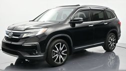 2021 Honda Pilot Touring w/Rear Captain's Chairs