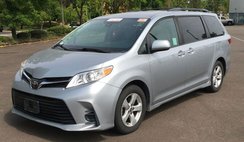 2020 Toyota Sienna LE 7-Passenger FWD with Auto-A