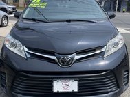 2018 Toyota Sienna LE 7-Passenger