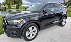 2021 Volvo XC40 T4 Momentum