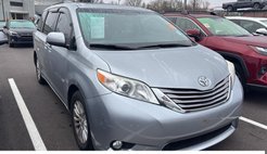 2015 Toyota Sienna XLE 7-Passenger Auto Access Seat