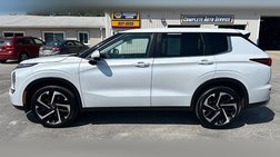 2023 Mitsubishi Outlander SE
