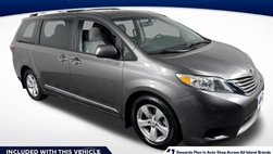 2017 Toyota Sienna LE 7-Passenger Auto Access Seat
