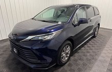 2023 Toyota Sienna LE 8-Passenger