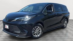 2022 Toyota Sienna LE 8-Passenger