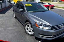 2015 Volkswagen Passat 1.8T SE