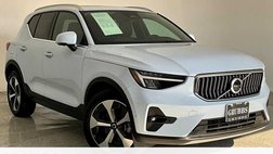 2025 Volvo XC40 B5 Plus Bright Theme