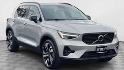 2025 Volvo XC40 B5 Plus Dark Theme