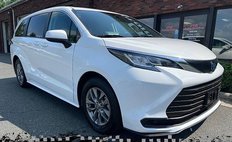 2023 Toyota Sienna LE 8-Passenger