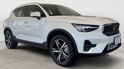 2025 Volvo XC40 B5 Core Bright Theme