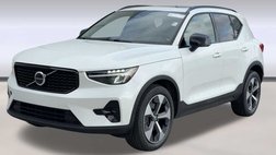 2023 Volvo XC40 B5 Plus Dark Theme