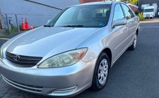 2004 Toyota Camry LE