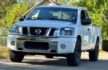 2010 Nissan Titan SE