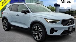 2025 Volvo XC40 B5 Plus Dark Theme