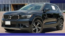 2025 Volvo XC40 B5 Core Bright Theme