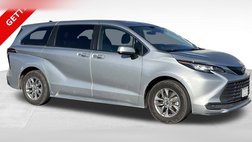2022 Toyota Sienna LE 8-Passenger