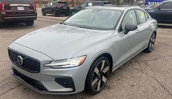 2024 Volvo S60 Recharge T8 Ultimate Dark Theme