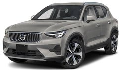 2025 Volvo XC40 B5 Plus Dark Theme