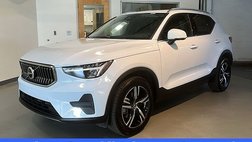 2025 Volvo XC40 B5 Core Bright Theme