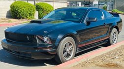 2005 Ford Mustang Deluxe