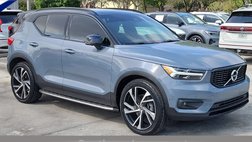 2022 Volvo XC40 T5 R-Design