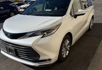 2022 Toyota Sienna Platinum 7-Passenger